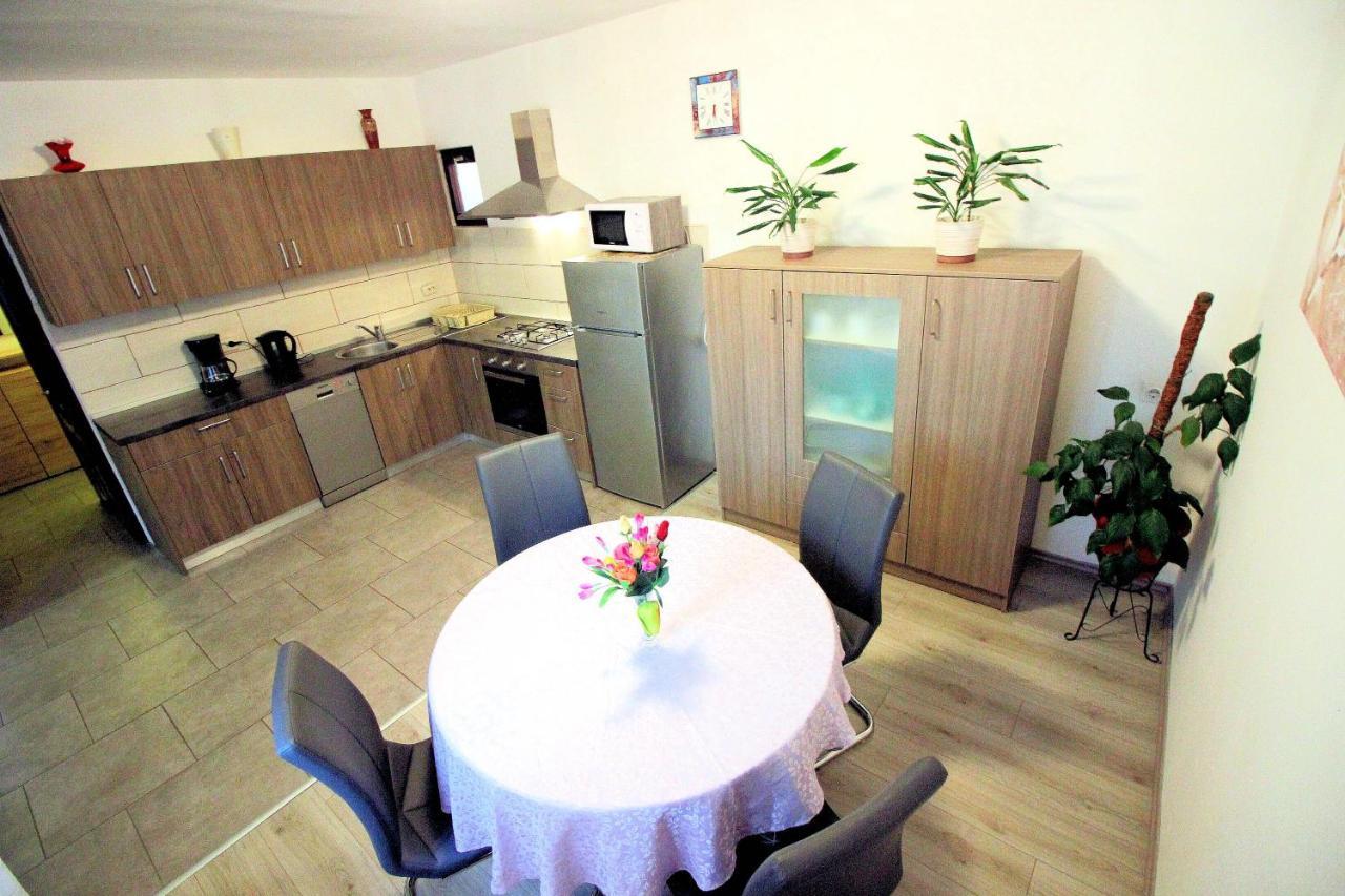 Apartment Leana Selce Luaran gambar